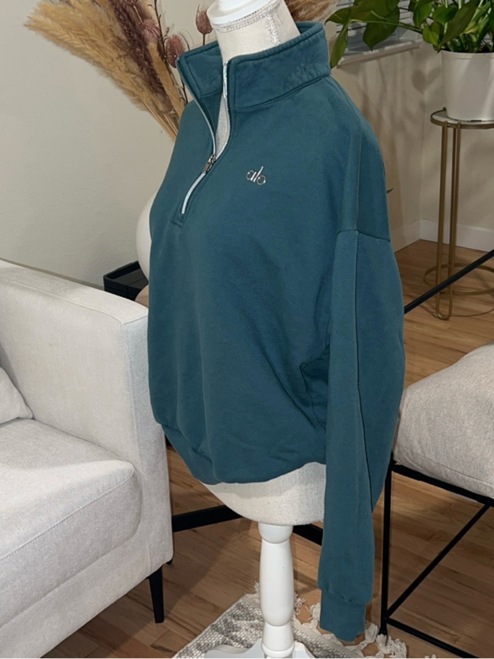 ALO Yoga Evergreen 1/4 Zip Sweatshirt - Picture 5 of 6